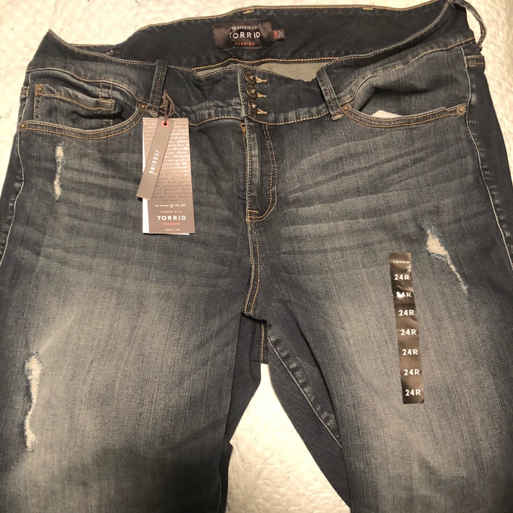 Torrid Plus Dark Washed, Disressed Jeggings NWT